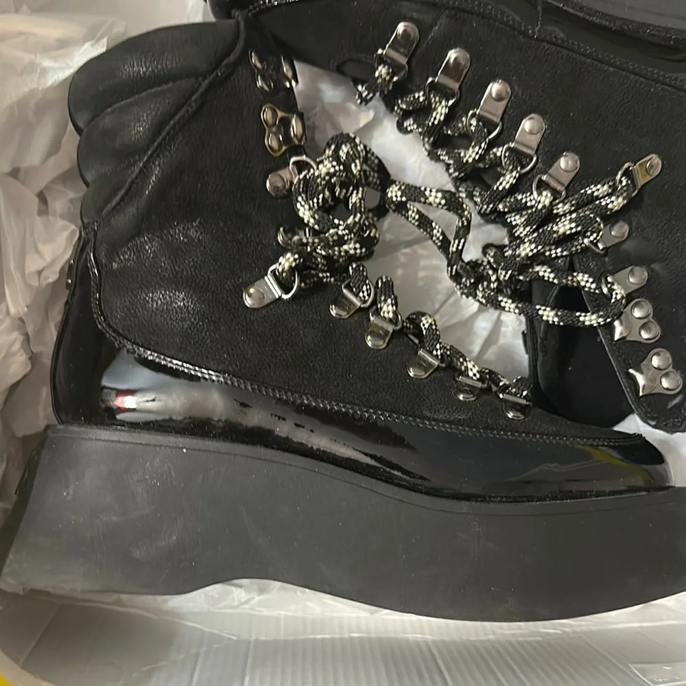 Circus by Sam Edelman Black Platform Hiking Boots 6 - Picture 3 of 16
